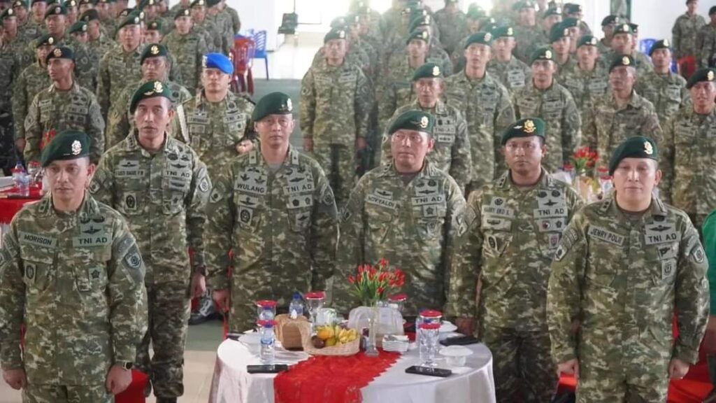 Portal Berita Indonesia dan Dunia Terkini Hari Ini, Update Harian Terbaru, Terlengkap, Tajam, Aktual dan Berimbang. Kepala Staf Divisi Infanteri 3 Kostrad, Brigjen TNI Wulang Nur Yudhanto, S.E., M.M., M.Han, Hadiri Syukuran HUT Ke-63 Kostrad. - Teropong Rakyat
