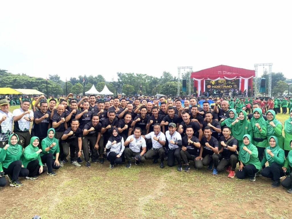 Semarak Uklam Tahes Pangkostrad Bersama Prajurit Menarmed 2 Kostrad - Teropong Rakyat
