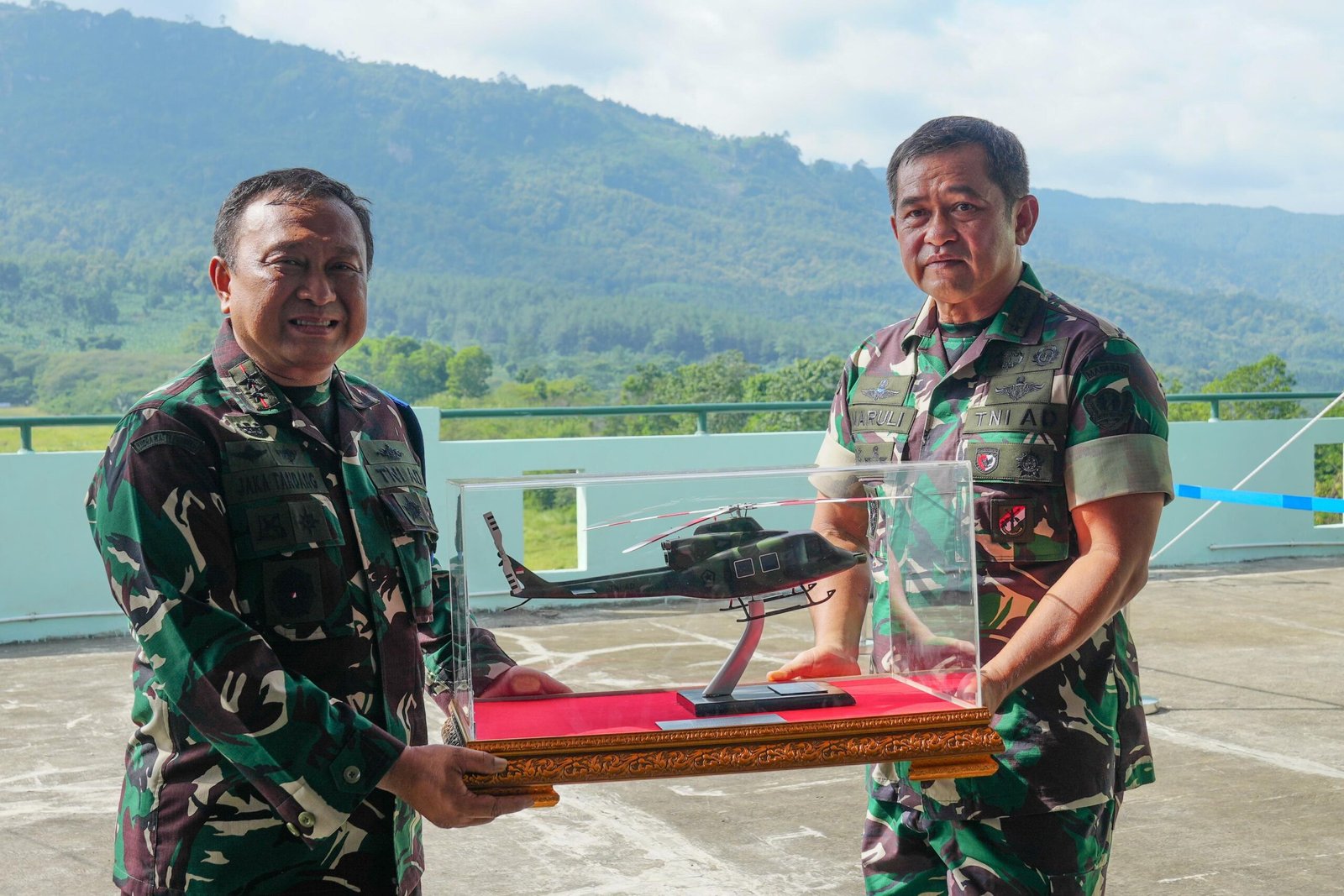 8 Heli Penerbad Menyerang Sasaran di Cipatat - TeropongRakyat.co