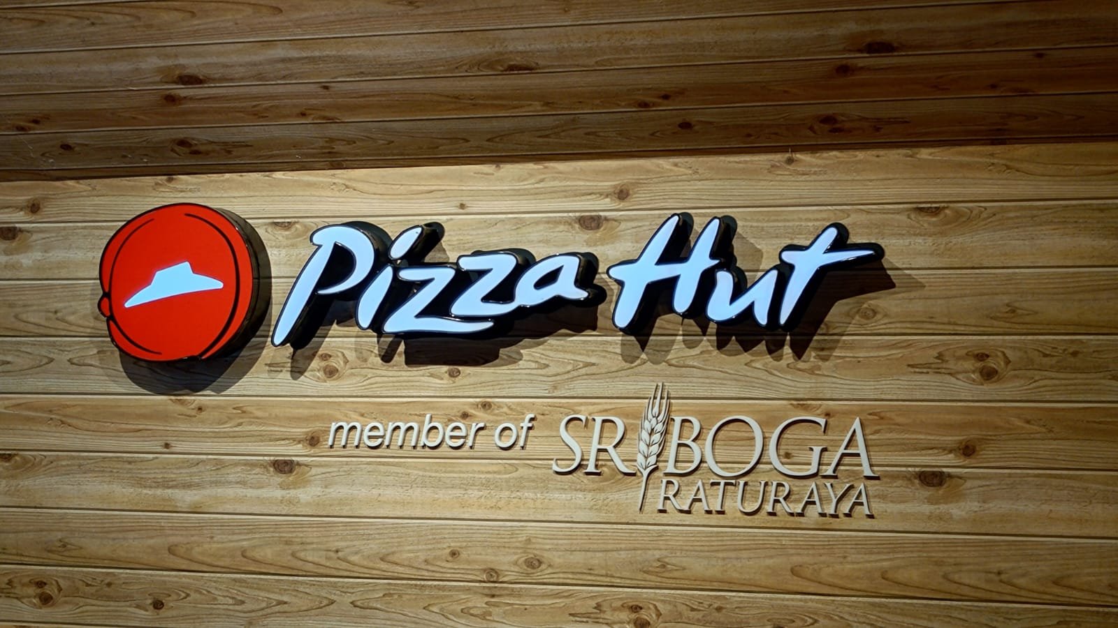 BPOM RI Wajib Ambil Sikap Tegas, Oknum Karyawan Pizza Hut Jual Pizza Tidak Layak Dikonsumsi - TeropongRakyat.co