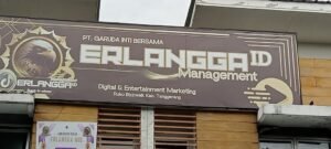 Erlangga Managemen Berbagi Takjil Jelang Berbuka Puasa di Tangerang - TeropongRakyat.co