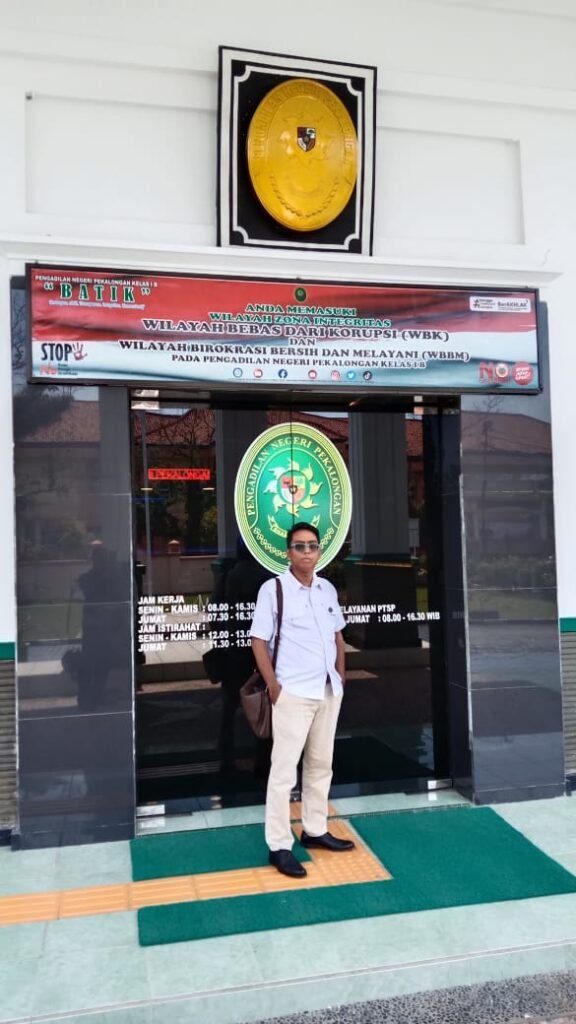 Portal Berita Indonesia dan Dunia Terkini Hari Ini, Update Harian Terbaru, Terlengkap, Tajam, Aktual dan Berimbang. ANDREAS A SIAHAYA,SH.,CFLE SIAP SEBAGAI KETUA INISIATOR PERKUMPULAN PROFESI PARALEGAL NASIONAL DPD BATANG JATENG - Teropong Rakyat