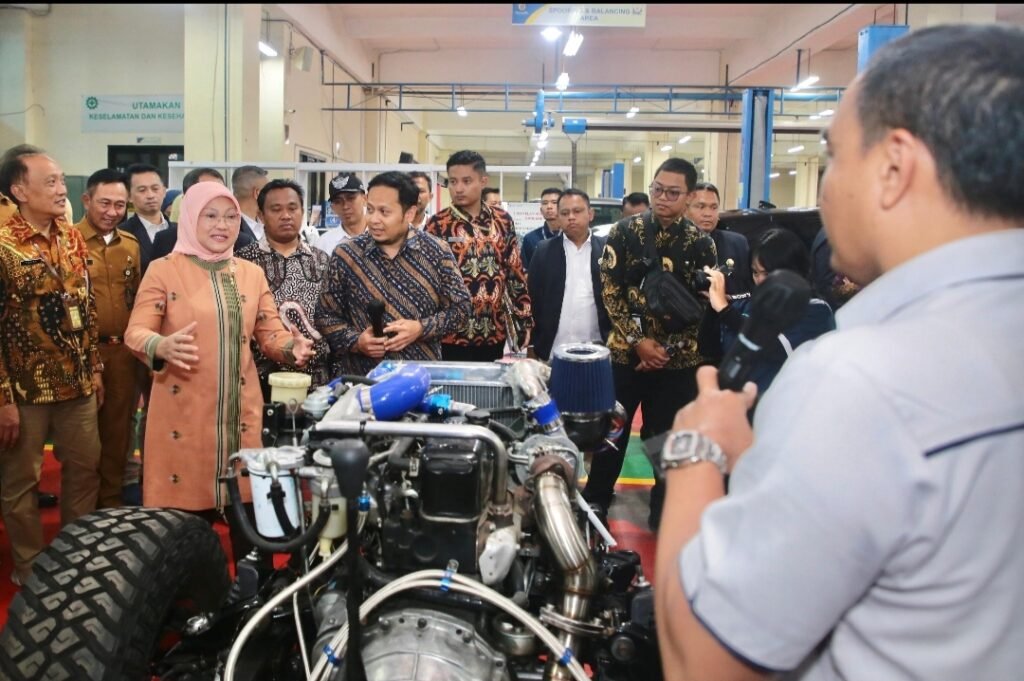 Menaker Kukuhkan 70 Pengurus Lembaga Pelatihan Industri Daerah Periode 2024-2027 - Teropong Rakyat