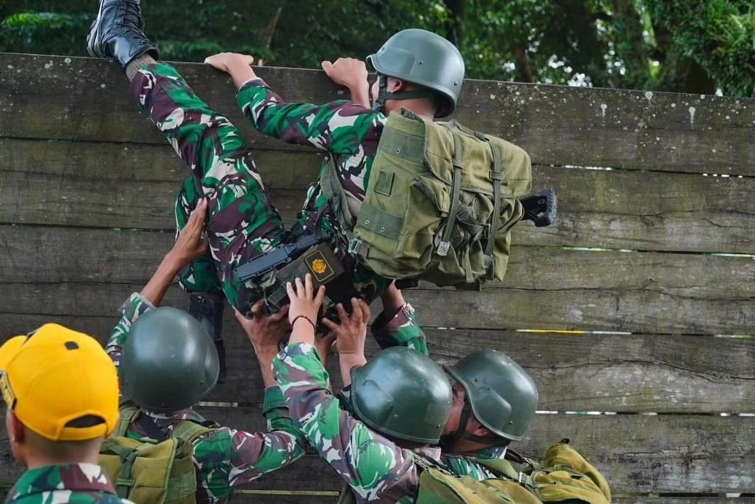 Yonarmed 11 Kostrad Giat Latihan Mountaineering dan Senam Praktek - Teropongrakyat.co