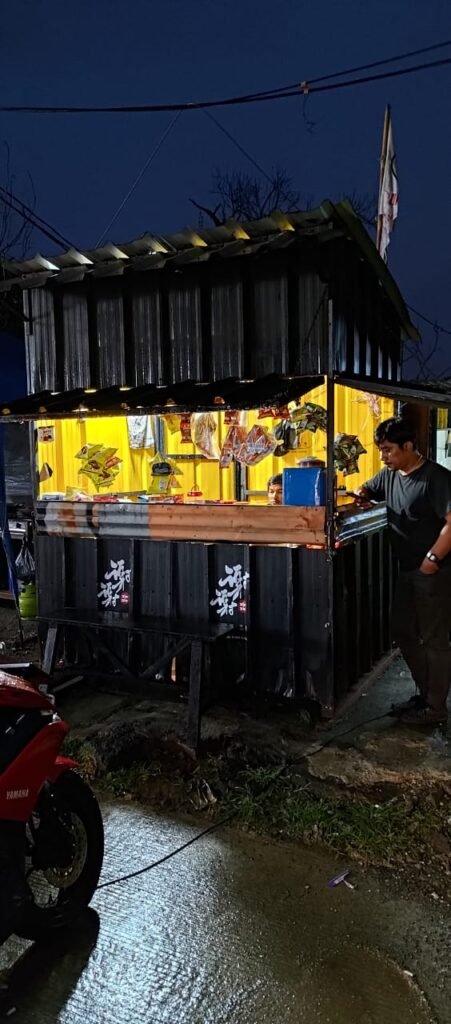 Portal Berita Indonesia dan Dunia Terkini Hari Ini, Update Harian Terbaru, Terlengkap, Tajam, Aktual dan Berimbang. Diduga Kebal Hukum. Oknum Seragam Aktif Menjadi Bos Toko Obat Terbatas - Teropong Rakyat