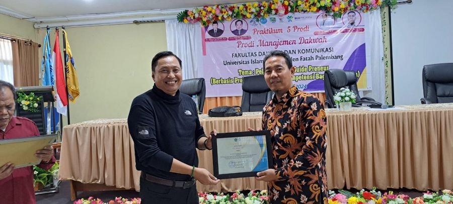 STAF AHLI BIDANG KEWIRAUSAHAAN DPP P3N CCI DR HR WIJAYA,M.Si ADAKAN PELATIHAN TOUR GUIDE, KOLABORASI THE WIJAYA INSTITUTE DENGAN DENGAN KAMPUS