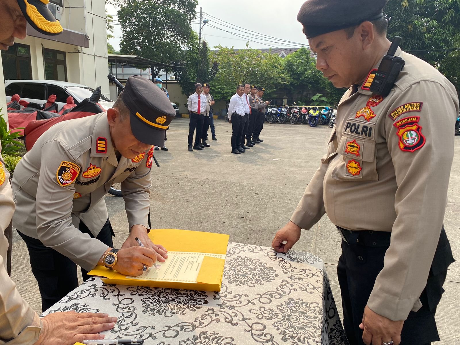 Komitmen Bersama Polsek Koja Polres Metro Jakarta Utara dalam Menolak Narkoba