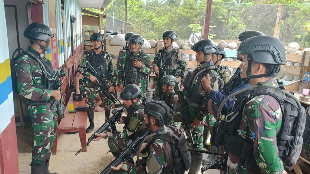 Aparat TNI yang Melaksanakan Tugas Pengamanan Papua Tempati Akomodasi Militer - Teropong Rakyat