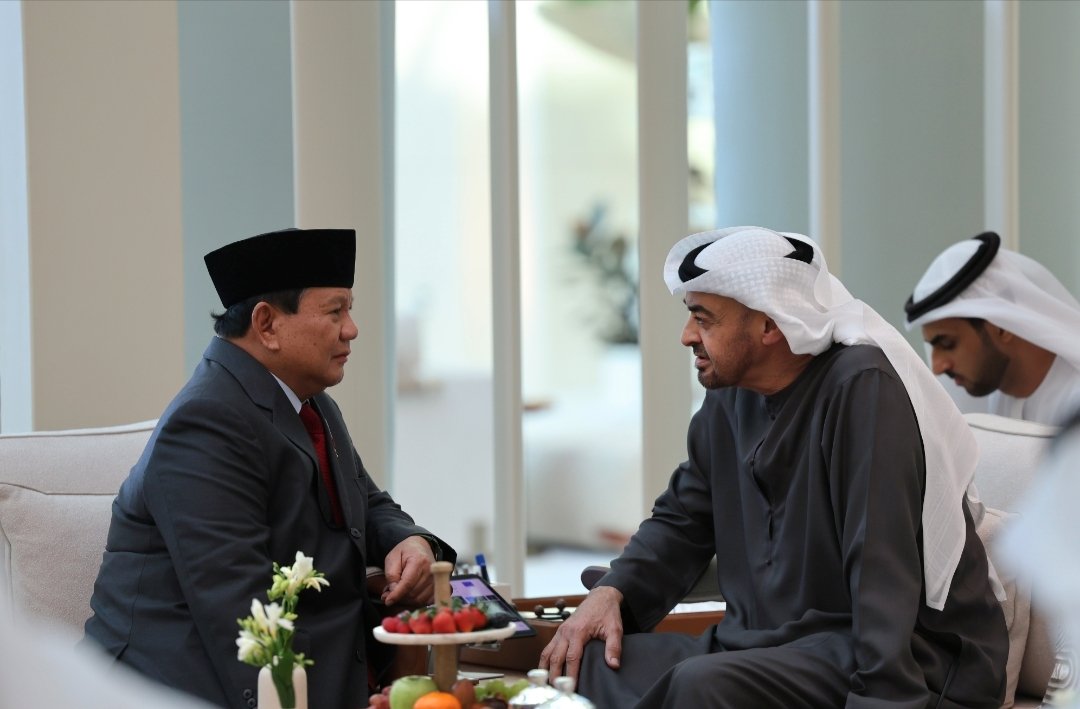 Menhan Prabowo Kunjungi Presiden MBZ di UEA, Bahas Kerja Sama Pertahanan dan Isu Internasional