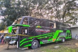 Pembelaan Presiden APSI (Asosiasi Pengemudi Seluruh Indonesia) Terhadap Pengemudi Bus Pariwisata Trans Putera Fajar Jadi Tersangka - TeropongRakyat.co