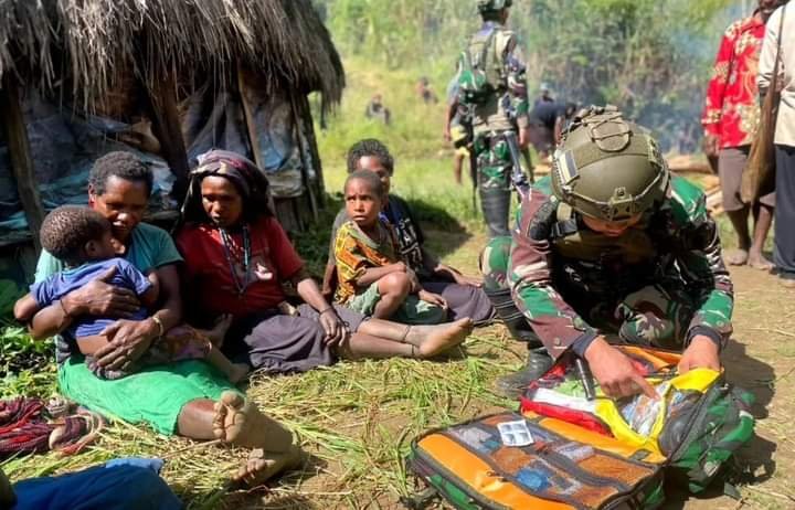 Satgas Yonif 432 Kostrad Peringati Hari Lahir Pancasila dengan Bakti Kesehatan di Distrik Mbua - Teropong Rakyat
