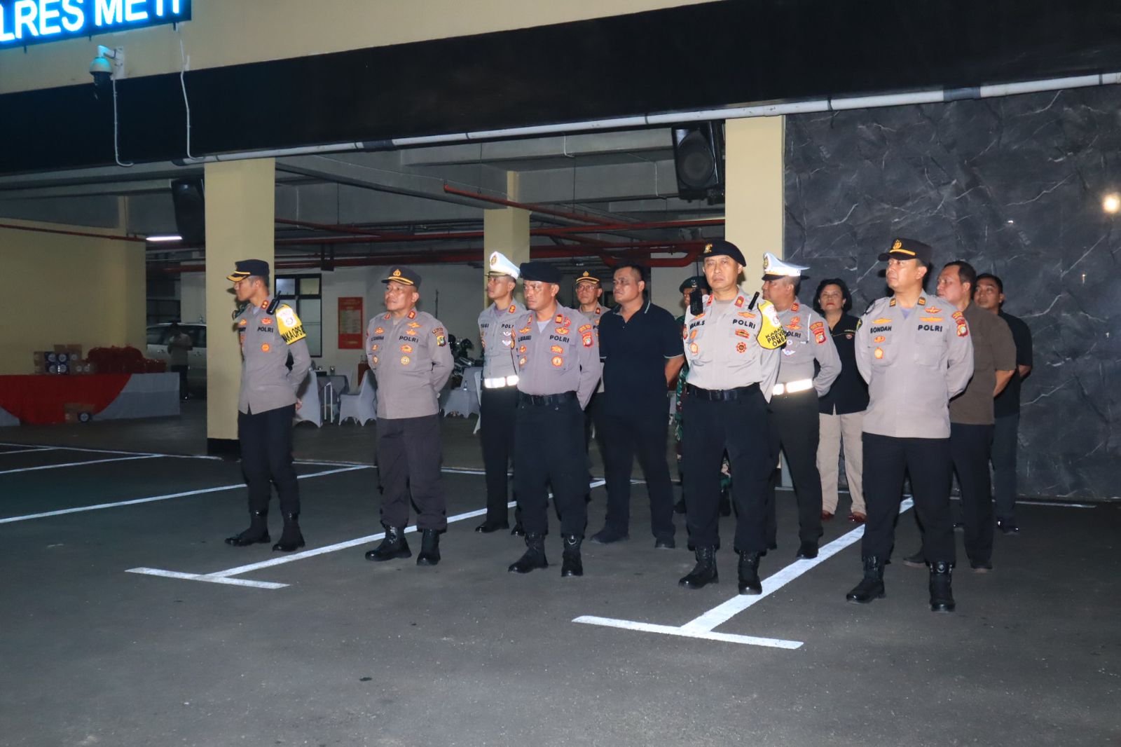 Jaga Kamtibmas Jelang Pilkada 2024, Polres Metro Bekasi Kota Gelar Patroli Skala Besar di Wilayah Kota bekasi - Teropong Rakyat