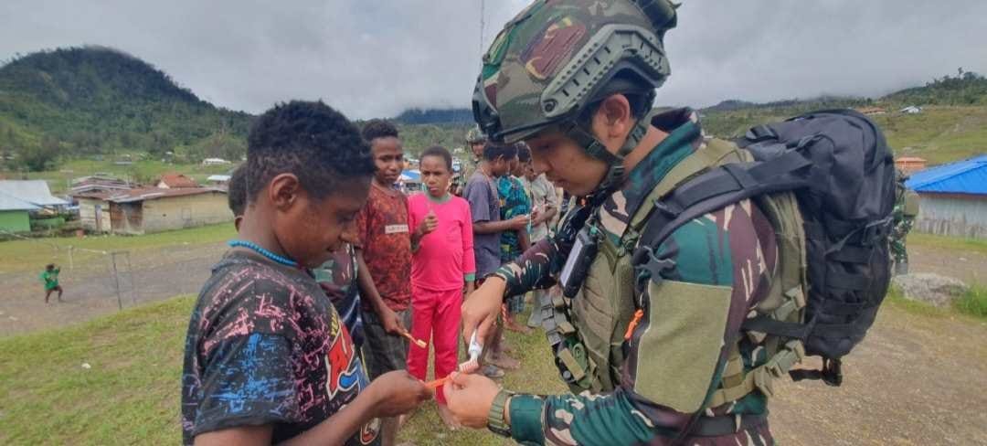 Satgas Buaya Putih Edukasi Anak Papua Cara Merawat Kebersihan Gigi - Teropongrakyat.co