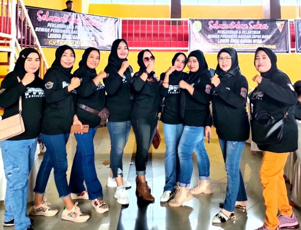 Portal Berita Indonesia dan Dunia Terkini Hari Ini, Update Harian Terbaru, Terlengkap, Tajam, Aktual dan Berimbang. Pelantikan LKGH DPD Bone, Ketua Srikandi, Nurhayati : Siap Kawal Perempuan Bone Perjuangkan Haknya - Teropong Rakyat