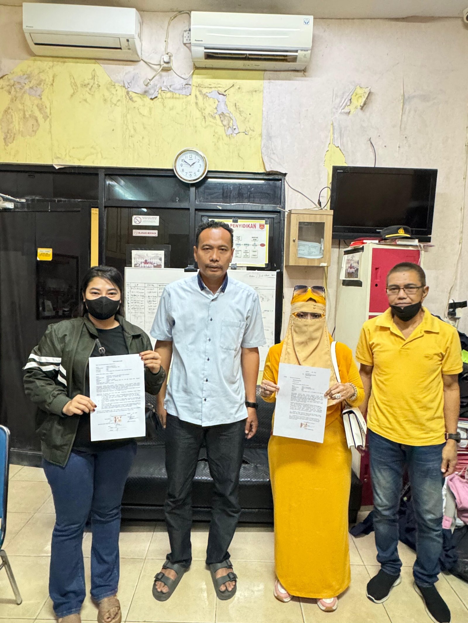 Rayakan HUT Bhayangkara ke-78, Polsek Metro Tamansari Serahkan Kembali Mobil yang Digelapkan