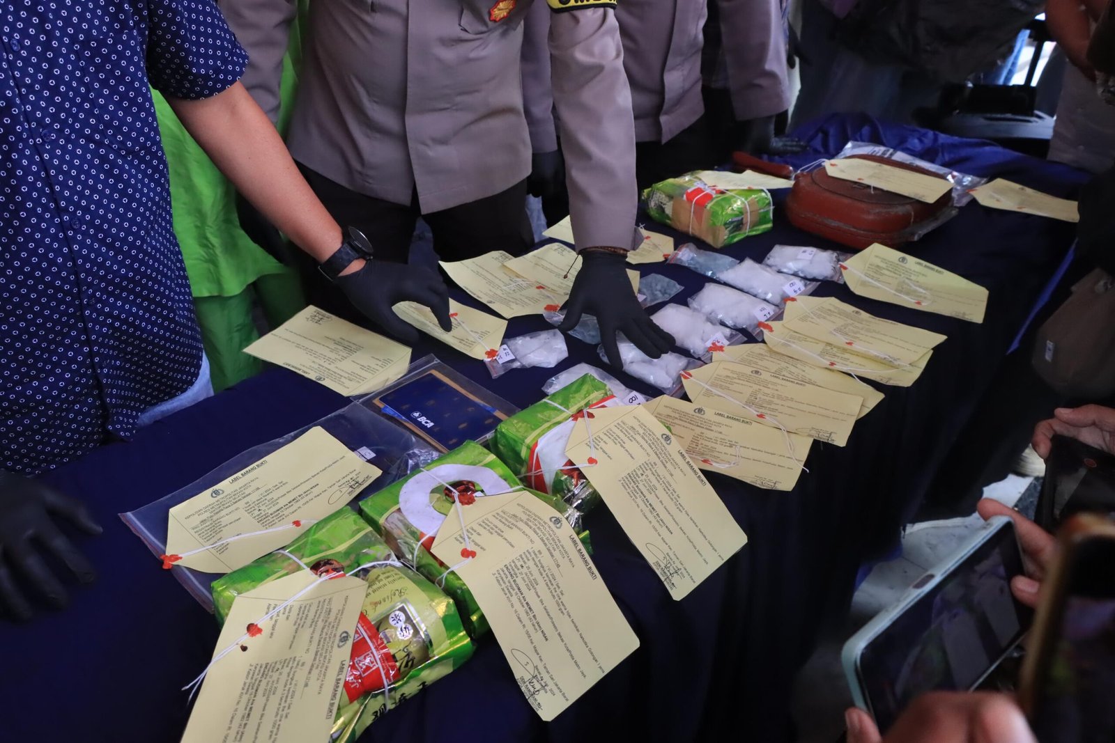 Polsek Bekasi Selatan Ungkap Peredaran Narkotika Jenis Sabu 4,7 Kg dan Ekstasi 300 Butir - Teropongrakyat.co