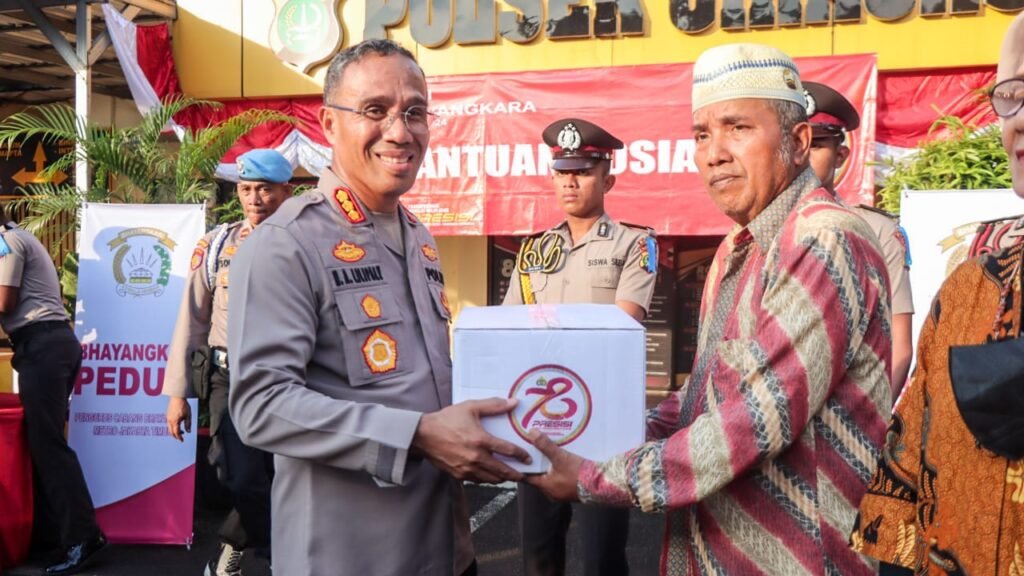 Jelang Hari Bhayangkara ke-78, Polres Metro Jakarta Timur Berikan Bantuan Sosial Kepada Purnawirawan Polri - Teropong Rakyat