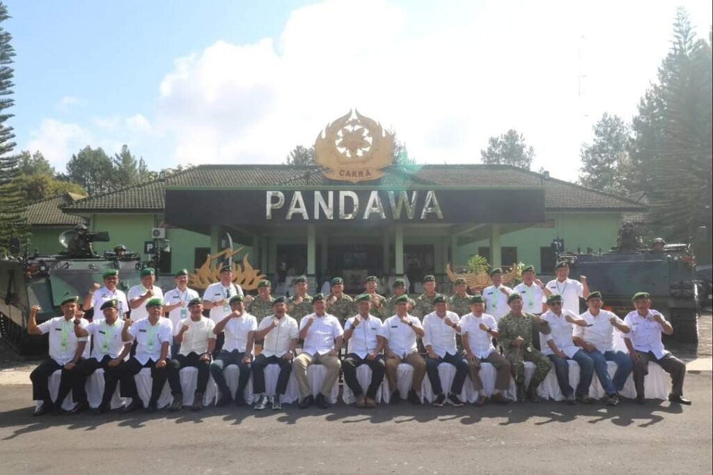 Portal Berita Indonesia dan Dunia Terkini Hari Ini, Update Harian Terbaru, Terlengkap, Tajam, Aktual dan Berimbang. Ribuan Mantan Prajurit Pandawa Hadiri Reuni Akbar di Yonif 411 Kostrad - Teropong Rakyat