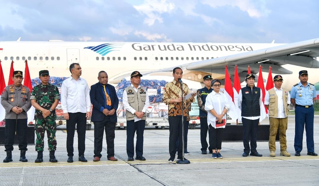 Presiden RI dan Panglima TNI Lepas Bantuan Kemanusiaan Rp 35,5 Miliar ke Papua Nugini dan Afghanistan - Teropongrakyat.co