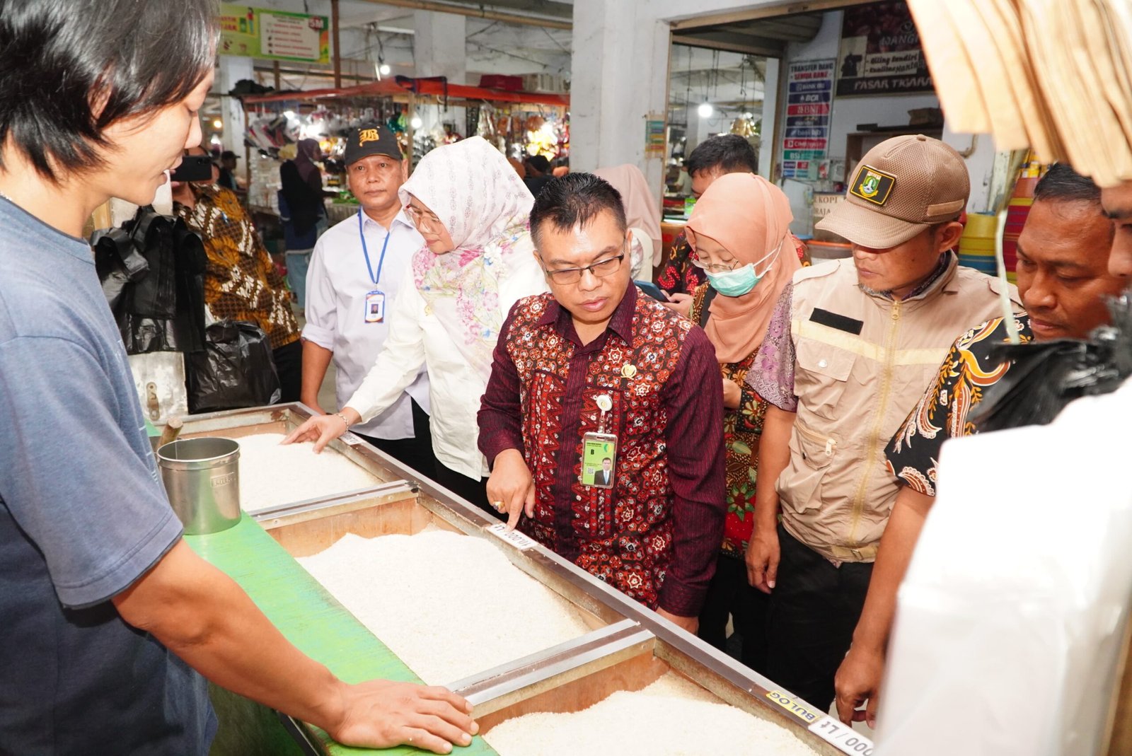 Blusukan NFA ke Pasar Gudang Tigaraksa: Menjaga Kestabilan Harga dan Keamanan Pangan di Banten - Teropongrakyat.co