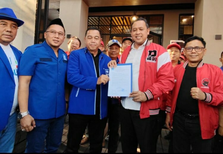 PAN Berikan Surat Rekomendasi ke Bacalon Wali Kota Bekasi Tri Adhianto - TeropongRakyat.co