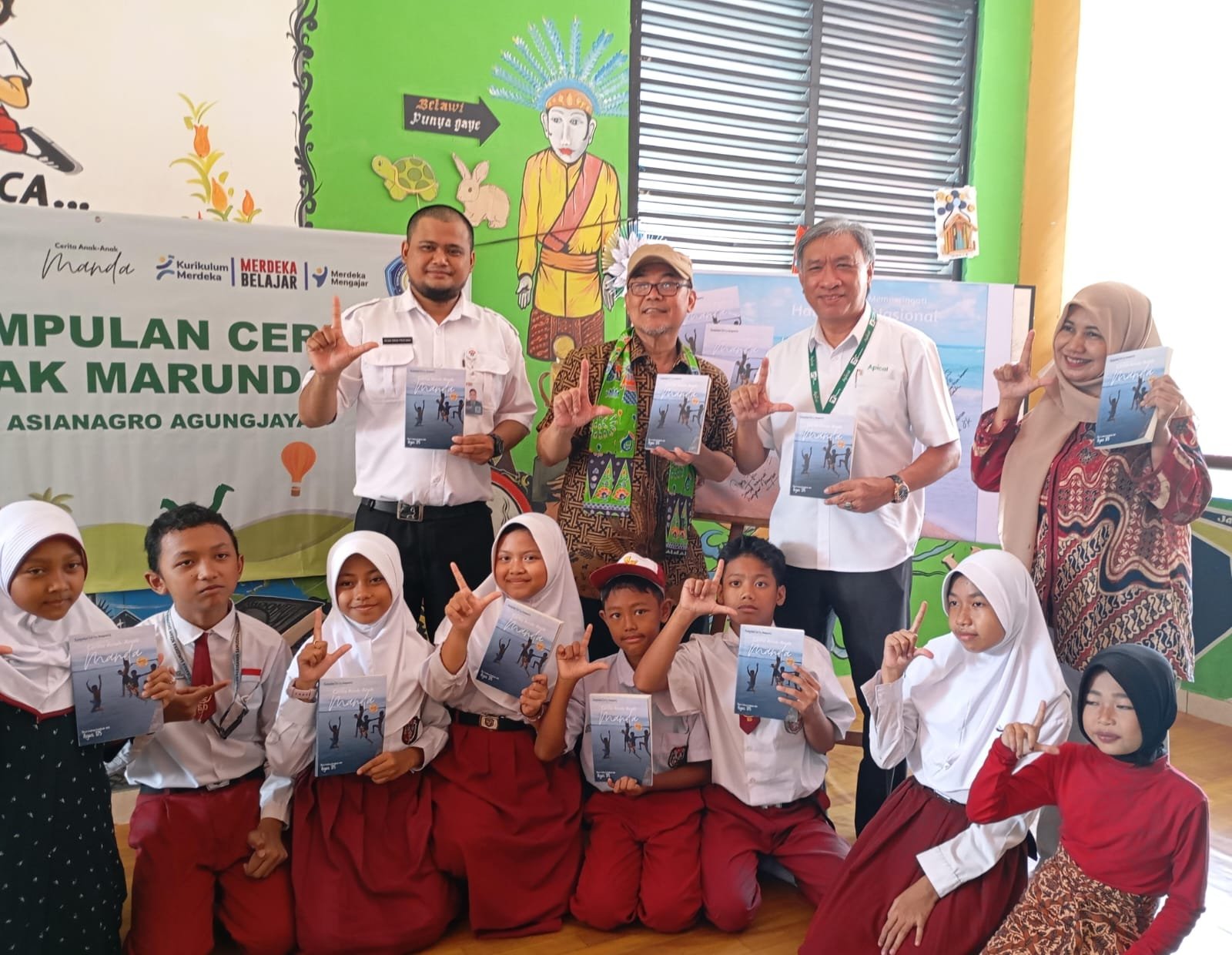 Rayakan Hari Anak Nasional 2024, Apical Marunda Bersama SDN 02 Marunda Gelar Pesta Seni dan Launching Buku Cerita Anak-Anak Manda - Teropongrakyat.co