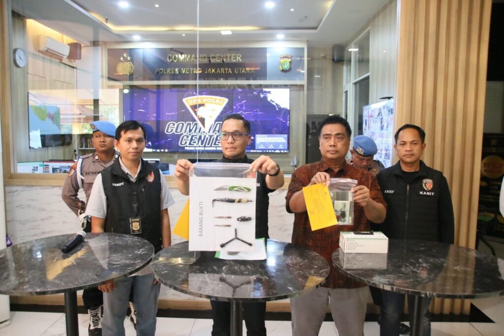 Kasat Reskrim Polres Metro Jakarta Utara Ungkap Kasus Tindak Pidana Pencurian dan Narkotika di Wilayah Hukum Polres Metro Jakarta Utara - Teropong Rakyat