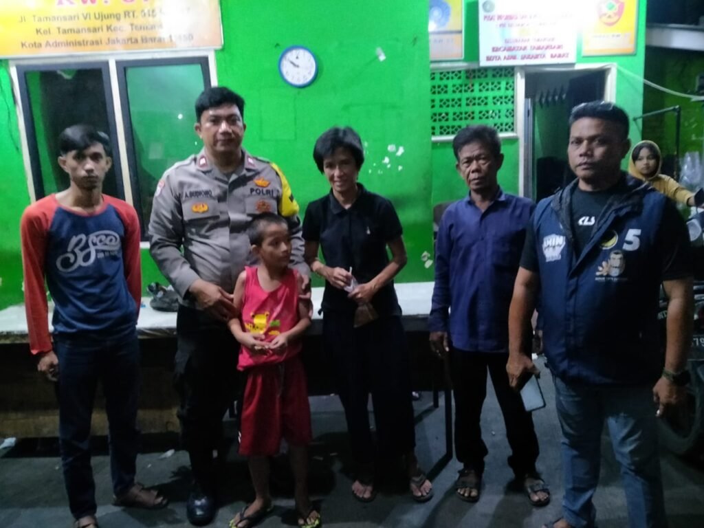 Polsek Metro Taman Sari Berhasil Temukan dan Kembalikan Anak Hilang kepada Orang Tuanya - Teropong Rakyat