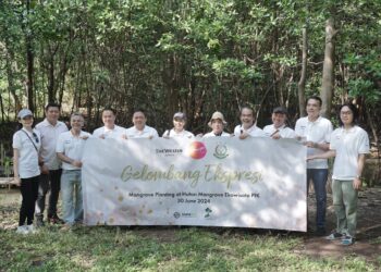 The Westin Jakarta dan Siji Art Management Gelar Aksi Penanaman Mangrove dari Lelang Lukisan - TeropongRakyat.co