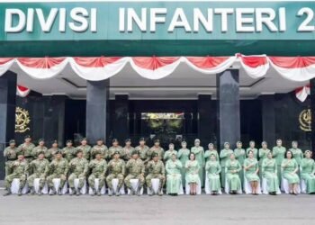 Menjelang Masa Jabatan, Panglima Kostrad Letjen TNI Muhammad Saleh Mustafa Kunjungi Markas Divif 2 Kostrad  - TeropongRakyat.co