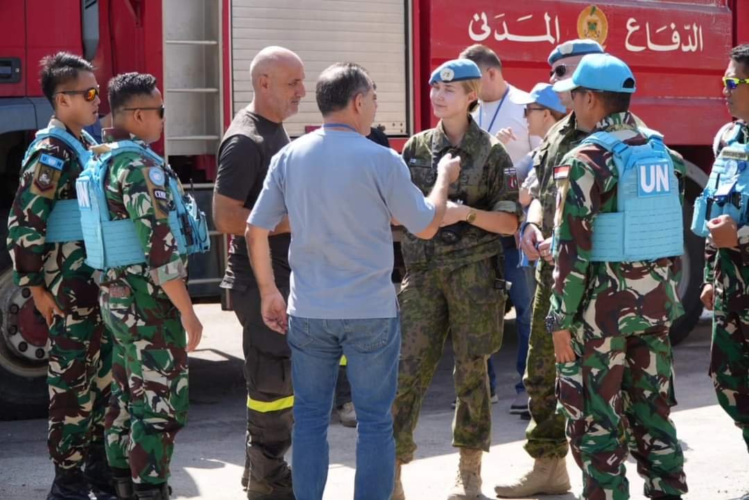 Perkuat Tali Silaturahmi Serta Kerjasama CIMIC Indobatt XXIII-R dengan Civil Defence di Dier Siriane - Teropongrakyat.co