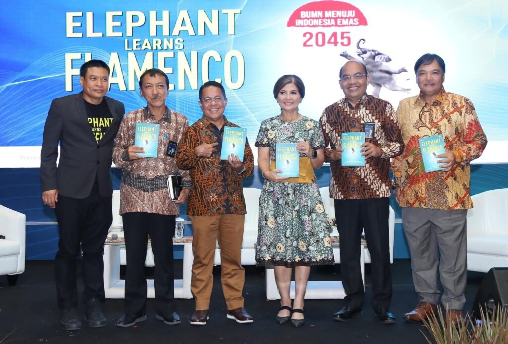 Portal Berita Indonesia dan Dunia Terkini Hari Ini, Update Harian Terbaru, Terlengkap, Tajam, Aktual dan Berimbang. Dirut Garuda Irfan Setiaputra Siap Terbangkan Garuda ke Era Baru - Teropong Rakyat