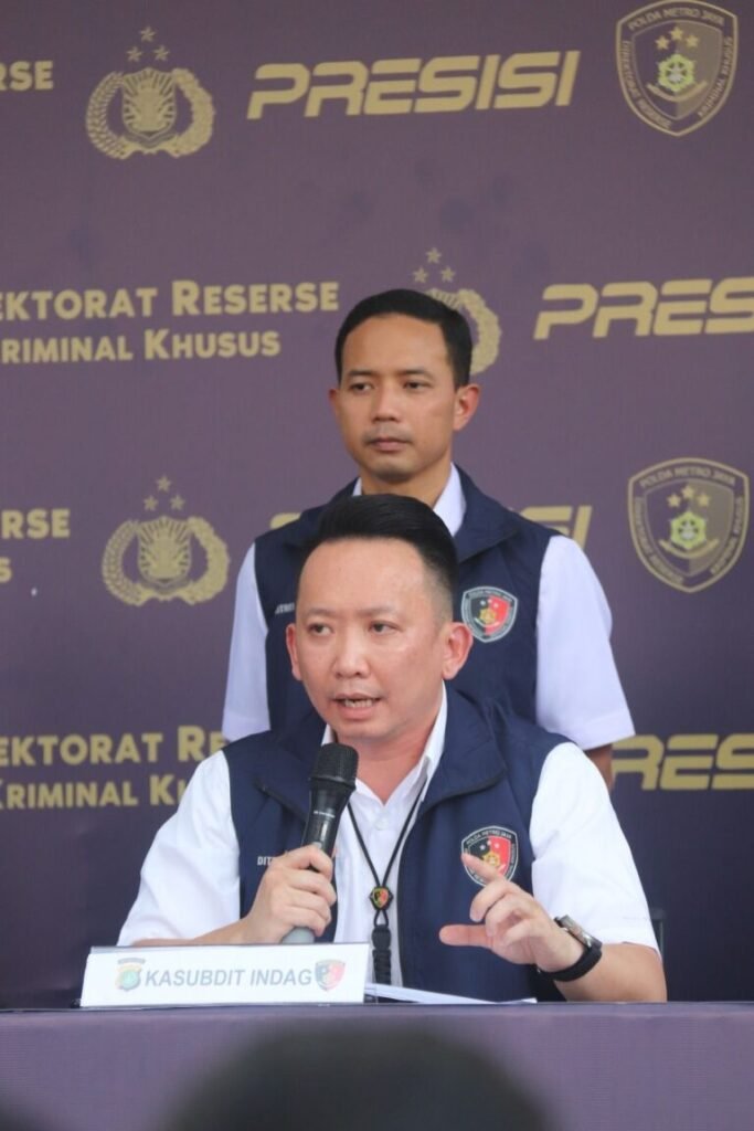 Portal Berita Indonesia dan Dunia Terkini Hari Ini, Update Harian Terbaru, Terlengkap, Tajam, Aktual dan Berimbang. Ditreskrimsus Polda Metro Jaya Kembali Ungkap Kasus Impor Ilegal Hingga Pemalsuan Produk - Teropong Rakyat