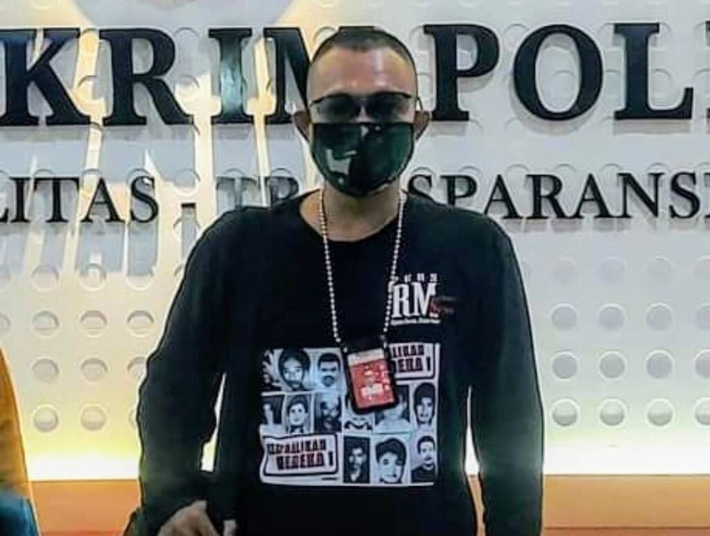 Portal Berita Indonesia dan Dunia Terkini Hari Ini, Update Harian Terbaru, Terlengkap, Tajam, Aktual dan Berimbang. Terkait Mobil Wartawan Tempo yang Dirusak, Aktivis 98: TKP Tidak Jauh Dari Mabes Polri, Ini Adalah Pesan ? - Teropong Rakyat