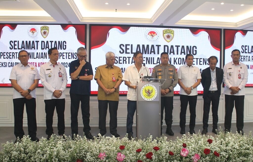 Portal Berita Indonesia dan Dunia Terkini Hari Ini, Update Harian Terbaru, Terlengkap, Tajam, Aktual dan Berimbang. 36 peserta jalani tes Assessmen calon Anggota Kompolnas Periode 2024 - 2028 - Teropong Rakyat
