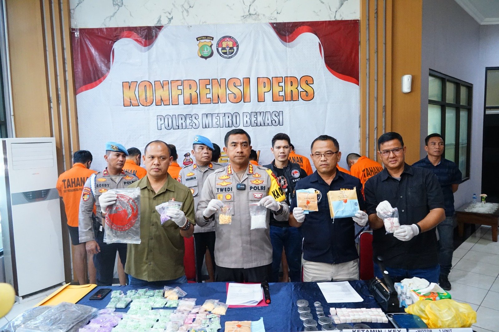 Polres Metro Bekasi Gelar Press Release Kasus Narkotika, Kapolres Ungkap Kurang Lebih 36.152 Jiwa Berhasil Diselamatkan