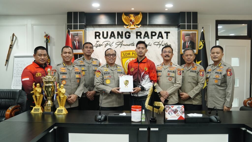 Portal Berita Indonesia dan Dunia Terkini Hari Ini, Update Harian Terbaru, Terlengkap, Tajam, Aktual dan Berimbang. Tim Taekwondo Garuda Bhayangkara Presisi Polri Raih 6 Emas di Thailand Heroes Taekwondo International Championship - Teropong Rakyat