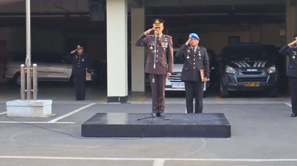 Portal Berita Indonesia dan Dunia Terkini Hari Ini, Update Harian Terbaru, Terlengkap, Tajam, Aktual dan Berimbang. Polres Metro Bekasi Kota Gelar Upacara HUT RI ke-79 Dengan Tema “Nusantara Baru Indonesia Maju - Teropong Rakyat