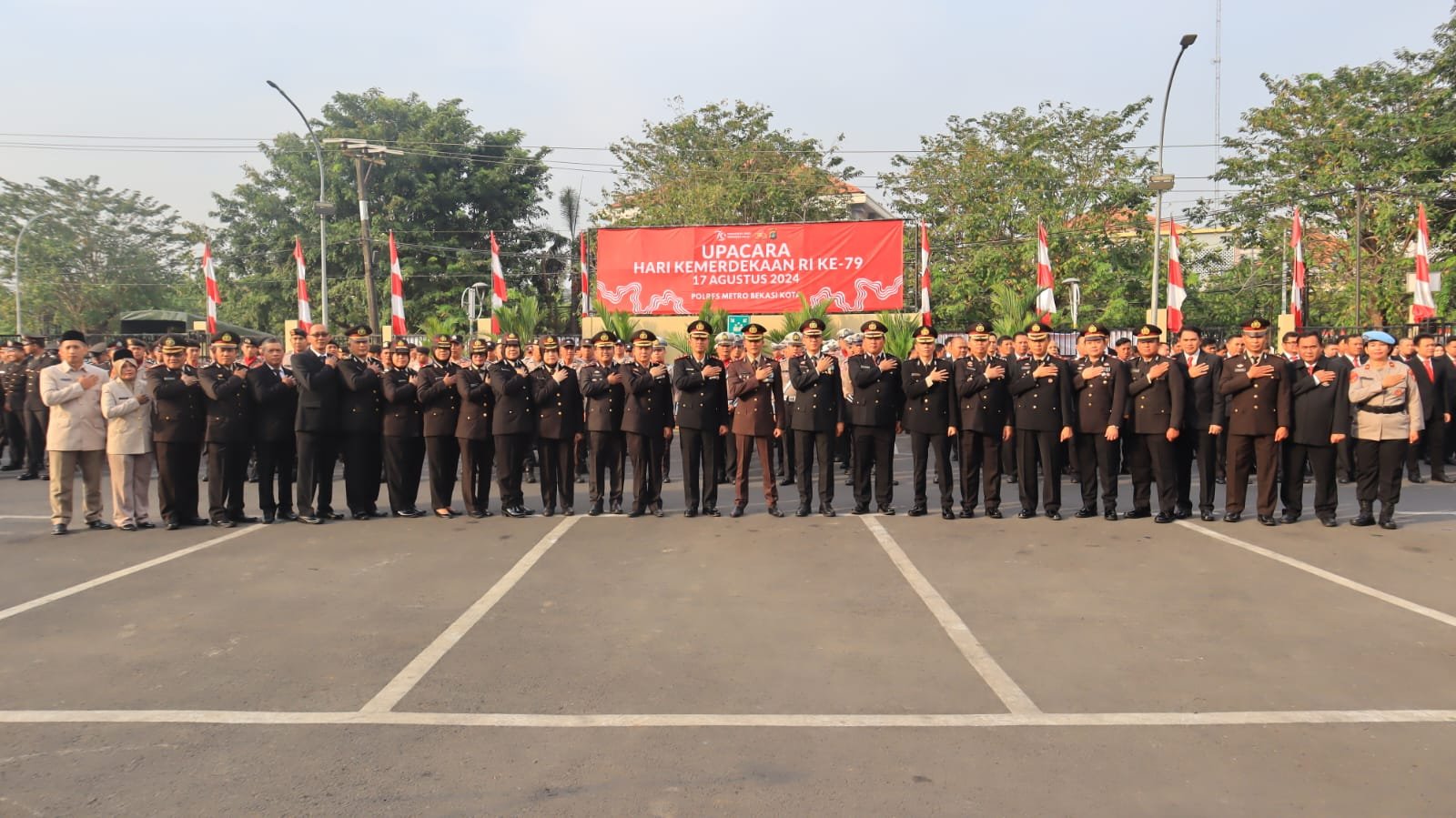 Polres Metro Bekasi Kota Gelar Upacara HUT RI ke-79 Dengan Tema “Nusantara Baru Indonesia Maju - Teropongrakyat.co