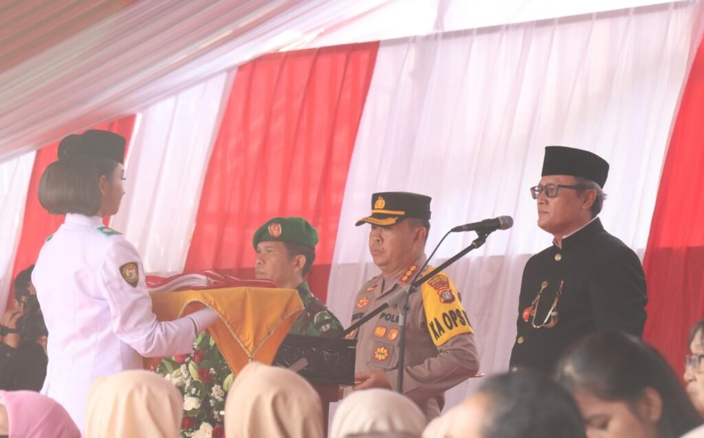 Portal Berita Indonesia dan Dunia Terkini Hari Ini, Update Harian Terbaru, Terlengkap, Tajam, Aktual dan Berimbang. Upacara Kemerdekaan RI ke-79 di Lapangan Banteng, 3.000 Peserta Meriahkan Momen Bersejarah - Teropong Rakyat