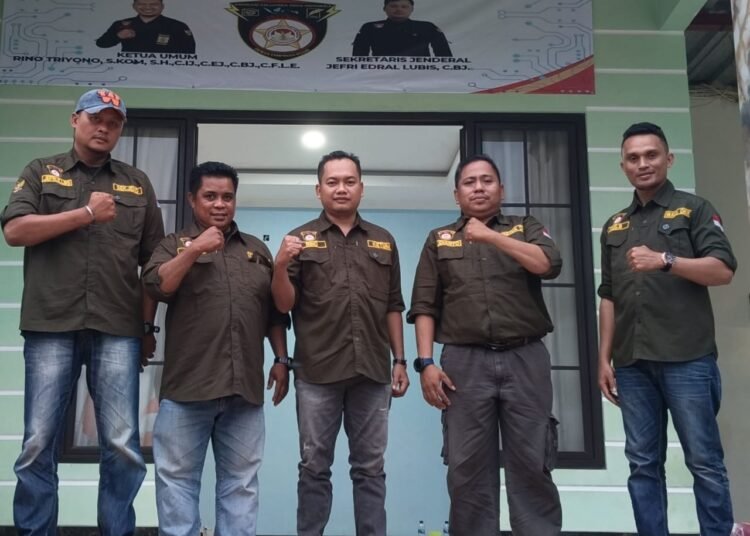 Gelar Syukuran Kantor Sekretariat DPP ASOSIASI KELUARGA PERS INDONESIA ( AKPERSI ) Berjalan Dengan Khidmat - TeropongRakyat.co