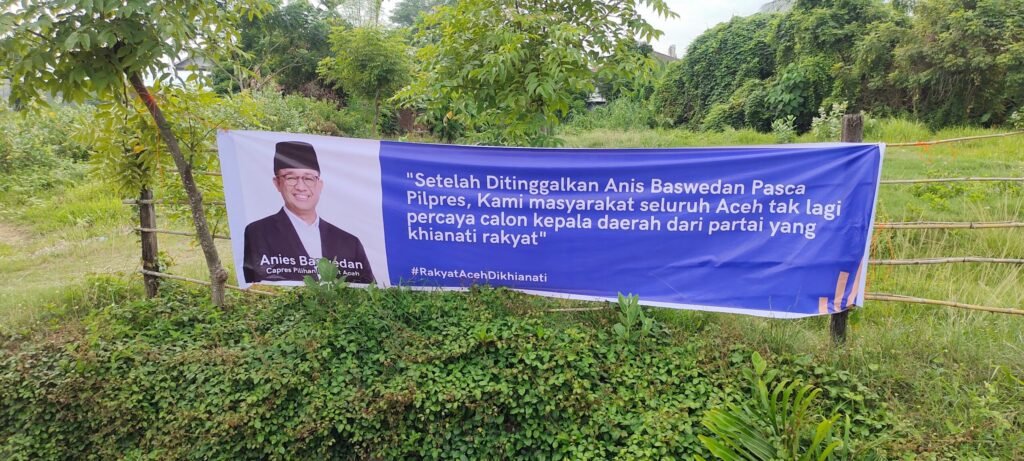 Portal Berita Indonesia dan Dunia Terkini Hari Ini, Update Harian Terbaru, Terlengkap, Tajam, Aktual dan Berimbang. Anis Dikhianati Nasdem, Warga Lhokseumawe Ungkap Kekecewaan Lewat Spanduk - Teropong Rakyat