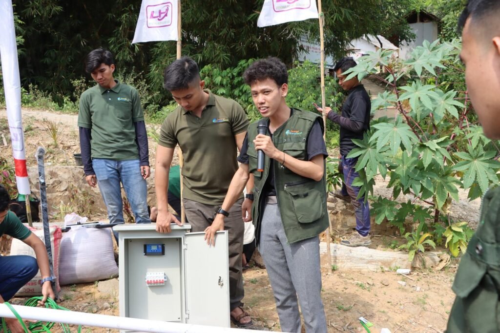 Dengan Support IESR dan JK International, Generasi Energy Bersih (Gen-B) Lakukan Installasi Lampu PJU Tenaga Surya di Kawasan Wisata Bogor - Teropong Rakyat