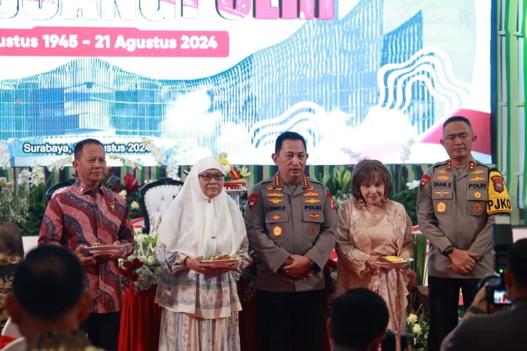 Portal Berita Indonesia dan Dunia Terkini Hari Ini, Update Harian Terbaru, Terlengkap, Tajam, Aktual dan Berimbang. Kapolri: Hari Juang Polri Jadi Semangat Generasi Muda Hadapi Berbagai Macam Tantangan Zaman - Teropong Rakyat