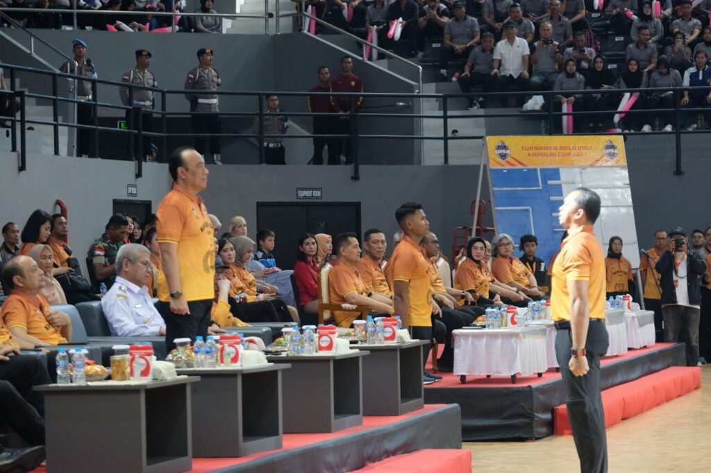Portal Berita Indonesia dan Dunia Terkini Hari Ini, Update Harian Terbaru, Terlengkap, Tajam, Aktual dan Berimbang. Buka Kejuaraan Bola Voli Kapolri Cup 2024, Irjen Pol. Dedi Prasetyo: Kontribusi dan dukungan Polri bagi kemajuan olahraga Indonesia - Teropong Rakyat