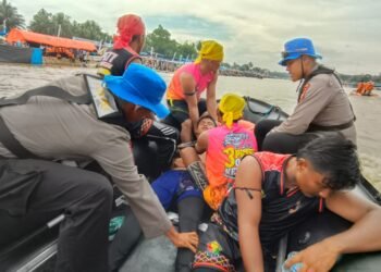 Kapolres Kuansing Hadiri Hari Ketiga Event Nasional Pacu Jalur Tradisional 2024 di Teluk Kuantan - TeropongRakyat.co