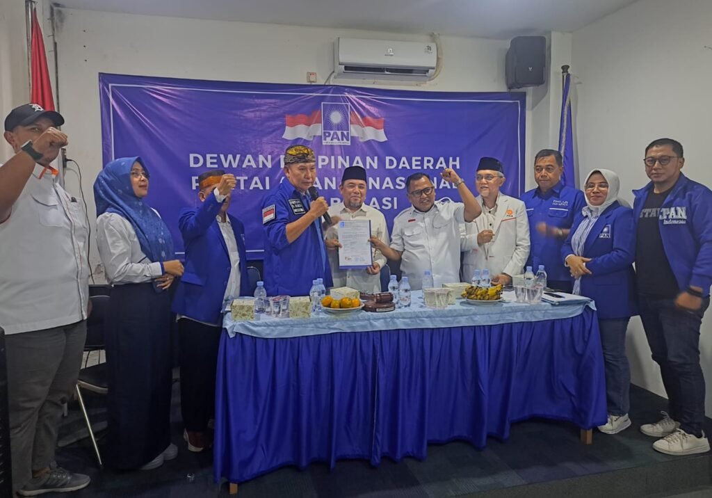 PAN Kota Bekasi Serahkan SK B1-KWK Buat Heri Koswara dan Sholihin - Teropong Rakyat