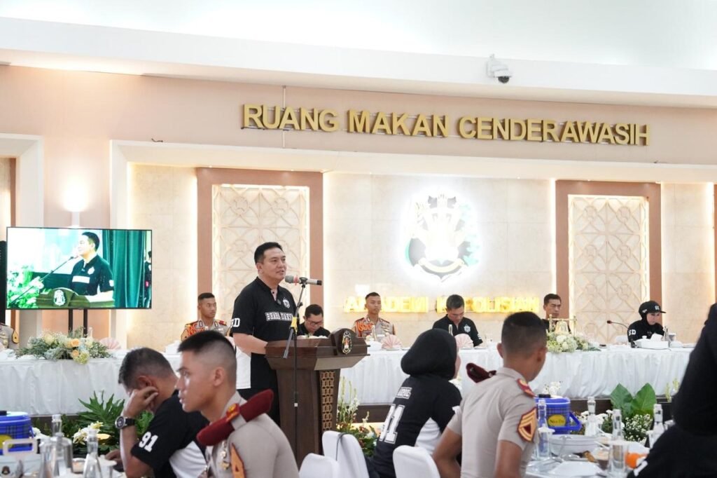 Portal Berita Indonesia dan Dunia Terkini Hari Ini, Update Harian Terbaru, Terlengkap, Tajam, Aktual dan Berimbang. Sumbangsih Alumni Akpol 91 Batalyon Bhara Daksa Cetak Generasi Unggul Lewat Pendidikan - Teropong Rakyat