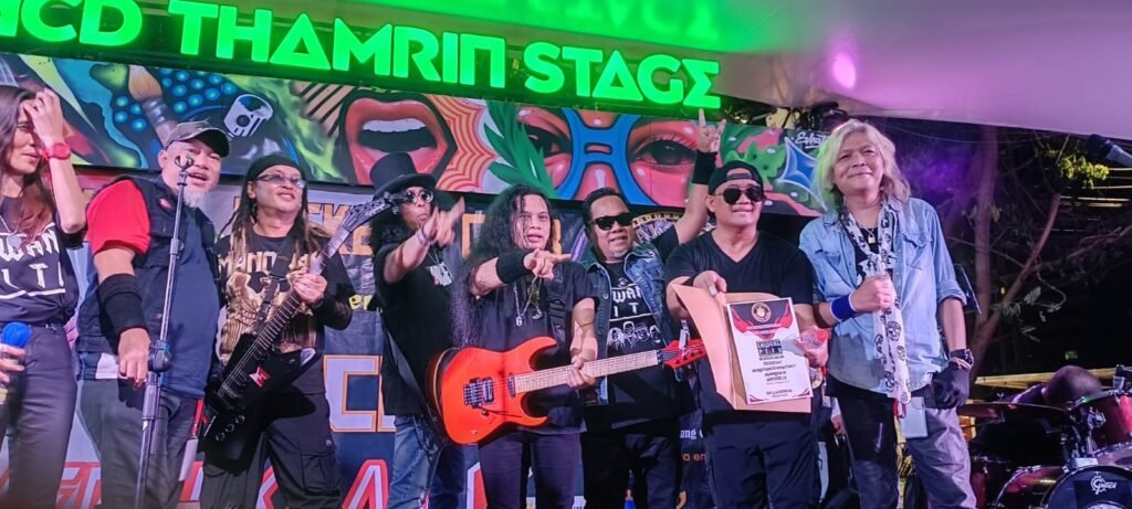 Lawang Pitu Band Rock Guncang Pecinta Musik Kota Jakarta Dalam Panggung Rock Kemerdekaan di MCD Thamrin Stage - Teropong Rakyat