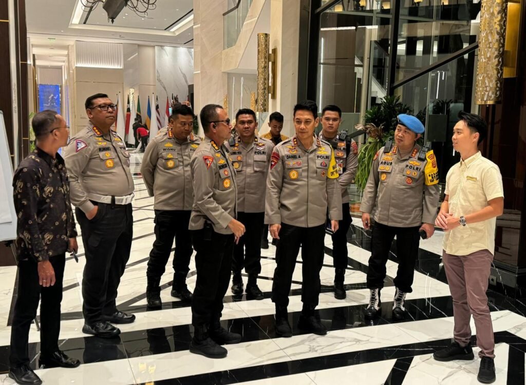Portal Berita Indonesia dan Dunia Terkini Hari Ini, Update Harian Terbaru, Terlengkap, Tajam, Aktual dan Berimbang. Kapolda Bali Turun Langsung Cek Kesiapan Venue KTT IAF ke-2 - Teropong Rakyat